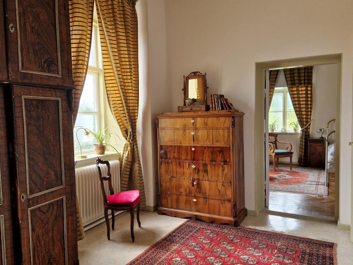 Naeaes Slott Guest House Floda  Exterior foto