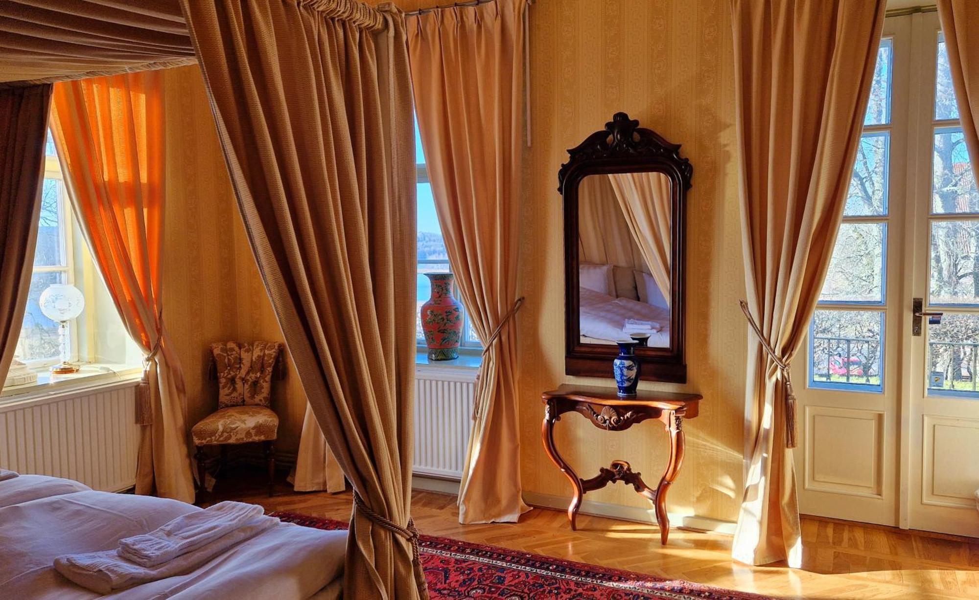 Naeaes Slott Guest House Floda  Exterior foto