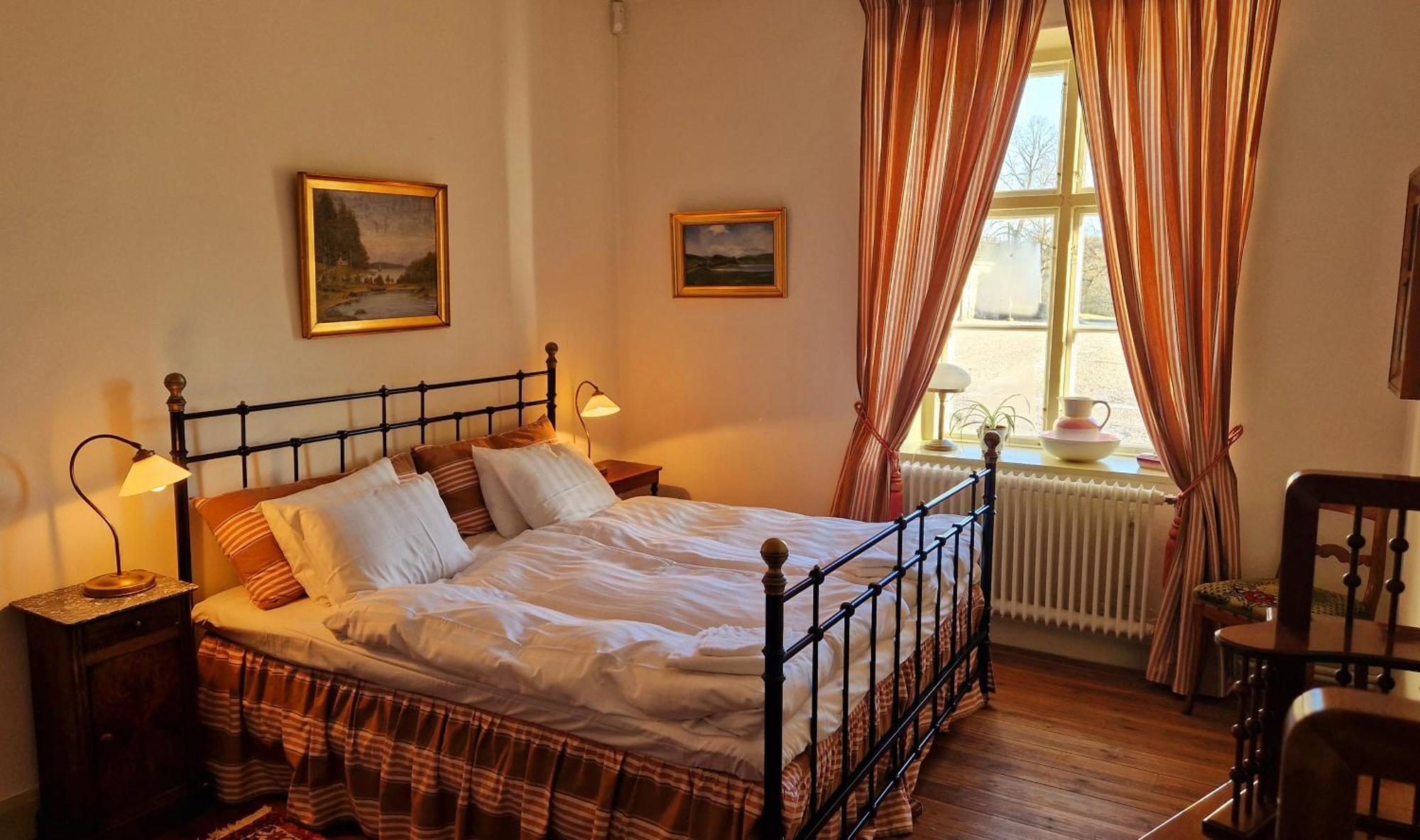 Naeaes Slott Guest House Floda  Exterior foto