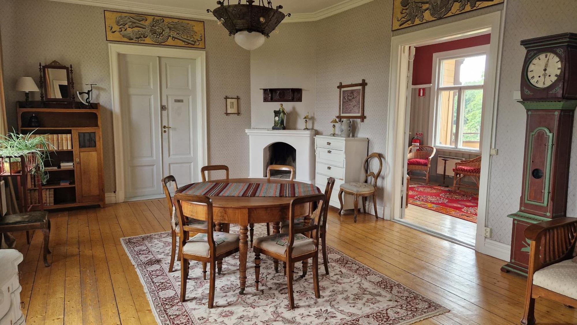 Naeaes Slott Guest House Floda  Exterior foto
