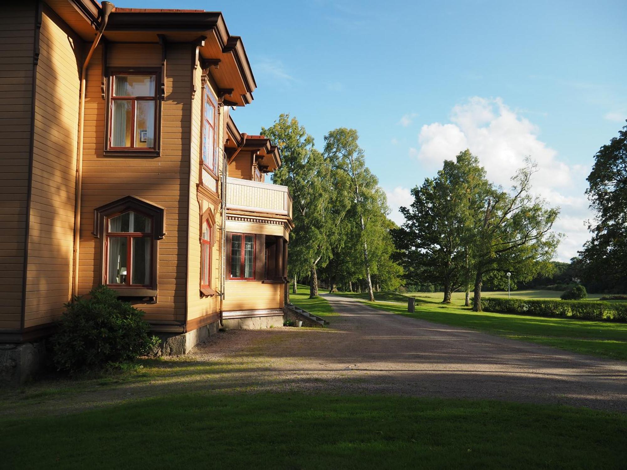 Naeaes Slott Guest House Floda  Exterior foto
