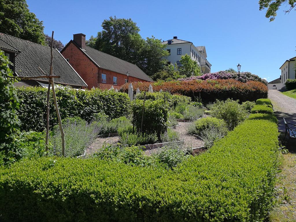 Naeaes Slott Guest House Floda  Exterior foto