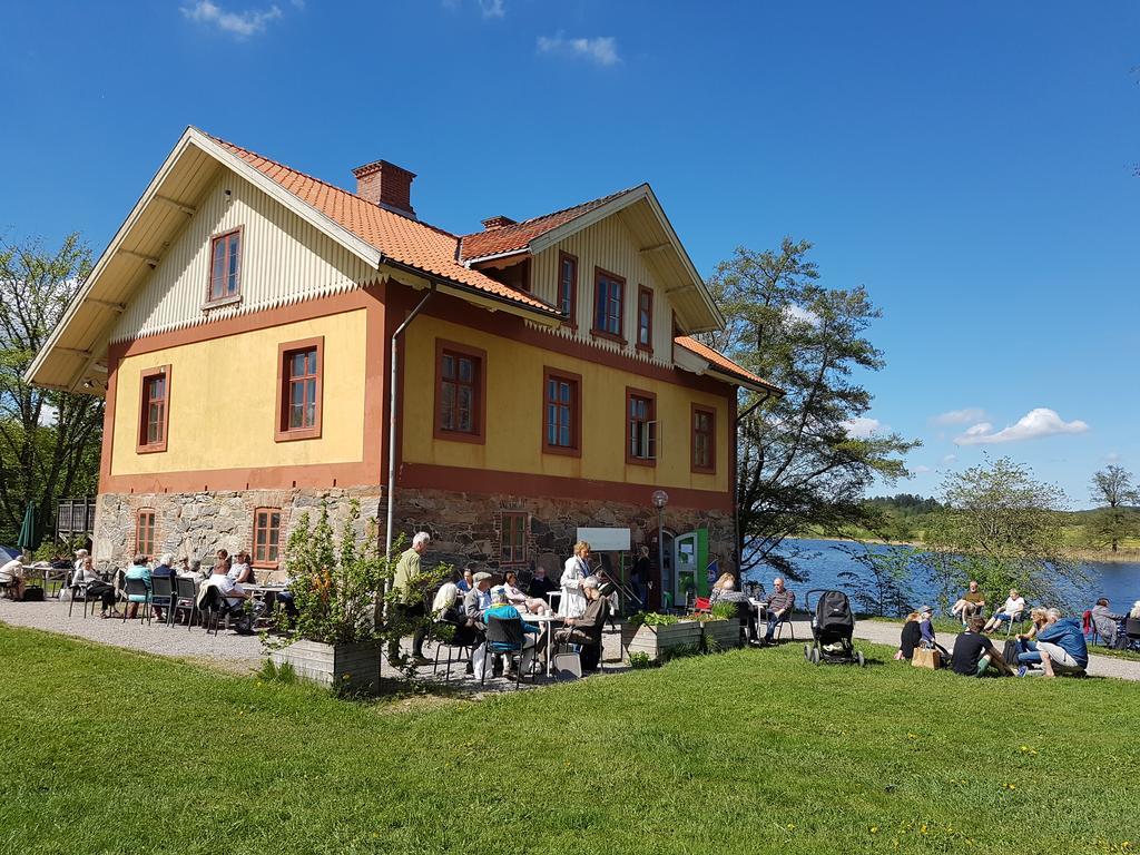 Naeaes Slott Guest House Floda  Exterior foto